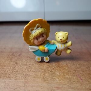 Vintage Strawberry Shortcake Butter Cookie with Jellybear in a Stroller Mini